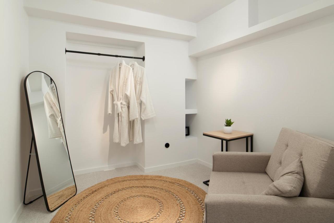 Istion Andros Luxury Suites Exteriör bild
